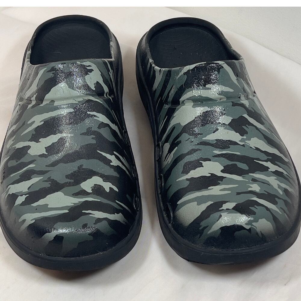 OOFOS OOcloog Recovery Clogs Green Black Camo Pattern OOfoam Tech M8/W10/EU41